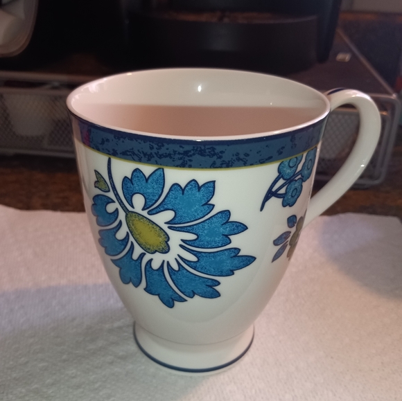 🆕Noritake Dinnerware Island Blue Isle Collection Mug Blue & Green Floral Mug - Picture 2 of 8